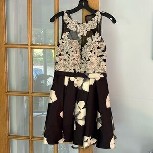 Like new Glamour by Terani black and cream dress size 4